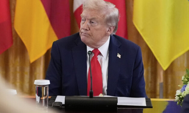 Трамп се повлекува: Нема да организира средба меѓу Путин и Зеленски