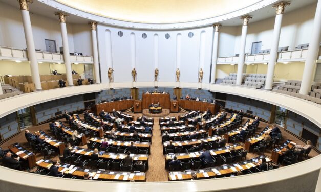 „Хаос во Финска – пратеник си го одзеде животот во Парламентот пред сведоци