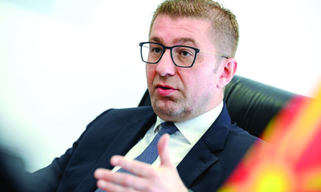 Мицкоски со три итни предлози за Скопје