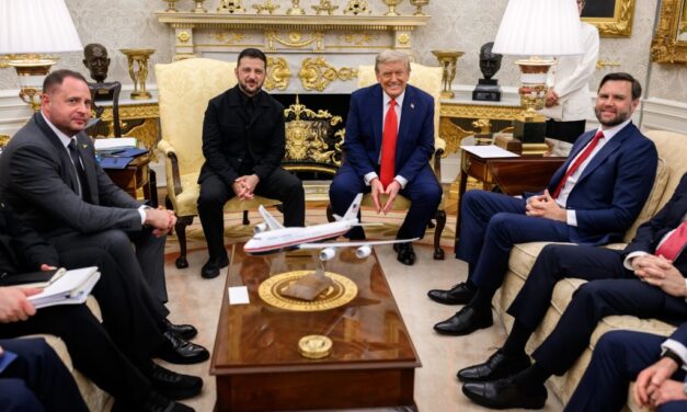 Трамп со ветување до Зеленски: „Ќе ја гарантираме безбедноста на Украина!“ – но Русија веднаш возврати!