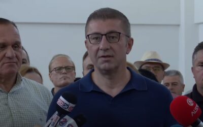 Скандал со таблички: Фетаи на албански, Мицкоски на англиски – македонскиот јазик на одмор